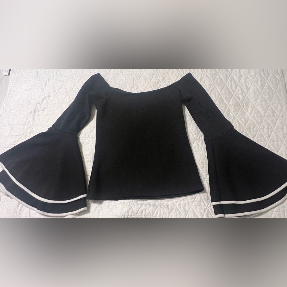 Bar III Off Shoulder Crop Top Bell Sleeves with Black Edge Detail Size Small